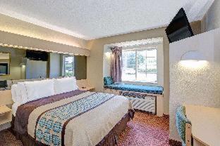 Microtel Inn & Suites By Wyndham Burlington Room photo